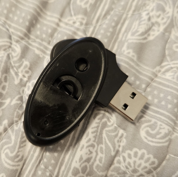 1 GB Flash Drive - Picture 10 of 10